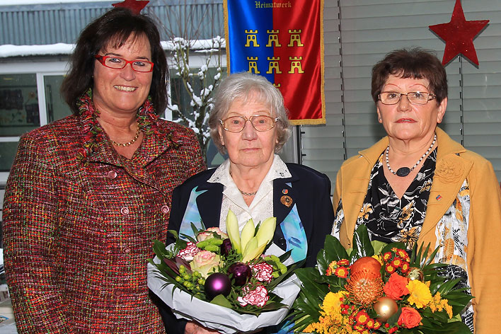 Von links: Vizebrgermeisterin Bianka Bdecker, Edith Foith und Uta Beckesch - Foto: Christian Melzer