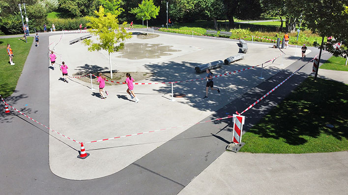 Mit diesem Foto vom Wettlauf ums Fontnenfeld im Alten Kurpark wirbt die Stadt Wiehl online um mglichst viele Stimmen. Foto: Christian Melzer