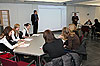 Der Pdagogik-Kurs der Stufe 12 am Bonhoeffer-Gymnasium durfte in die Arbeitswelt der Sparkasse hinein schnuppern.